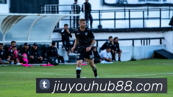 杜兰特16个赛季场均得分25追平历史伟大成就仅次于詹姆斯